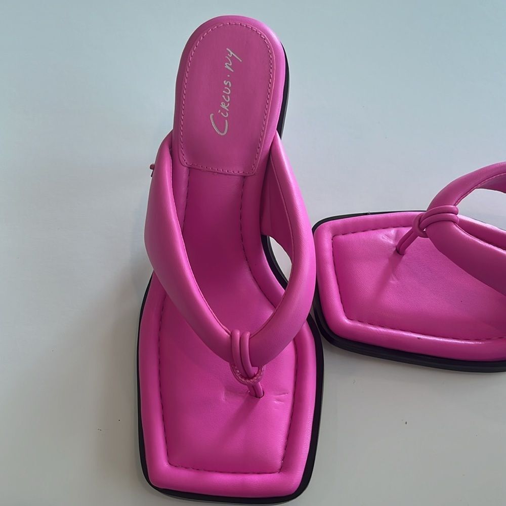 Circus by Sam Edelman Pink Square-Toe Heeled Thong Sandals - Picture 4 of 8